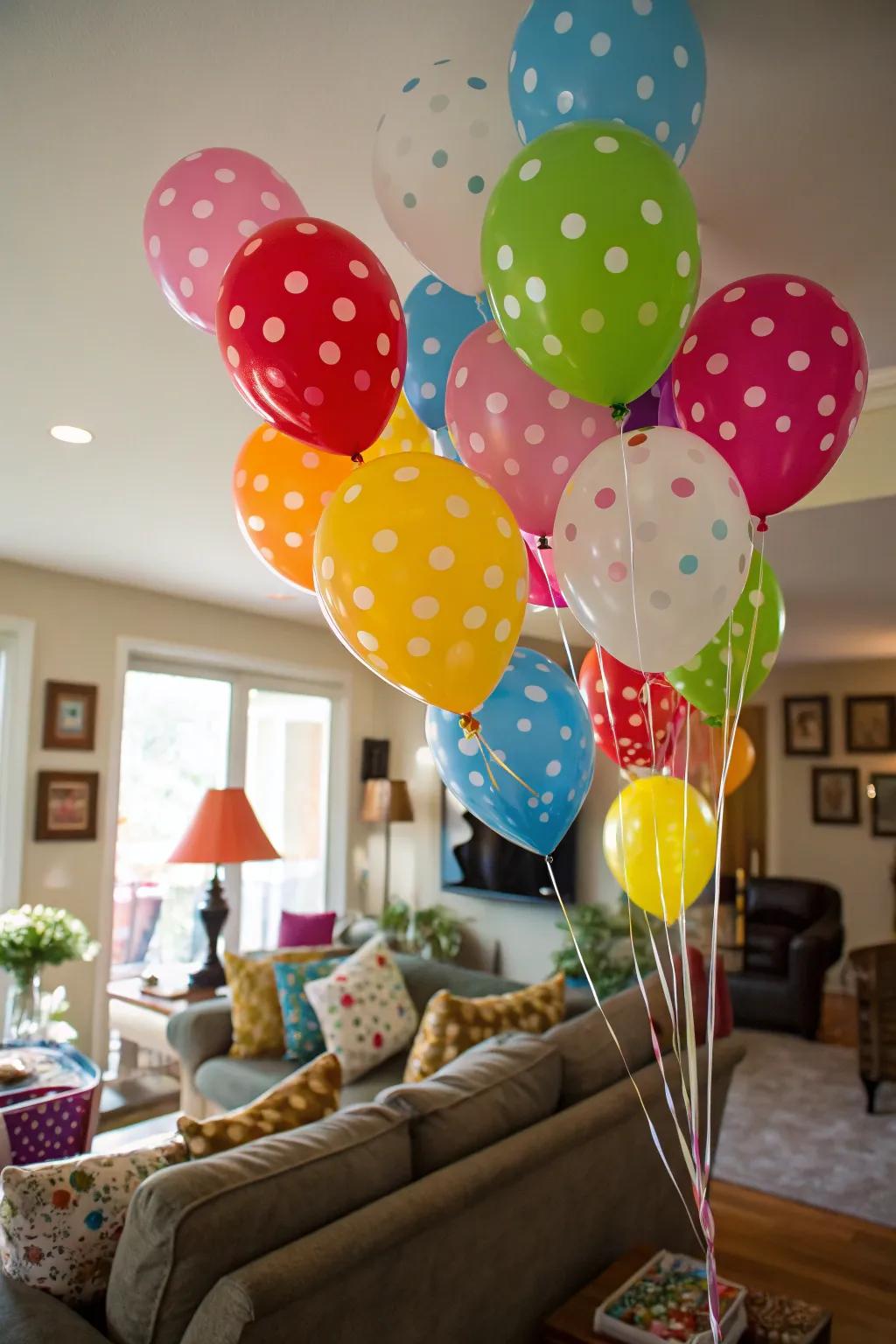A living area is changed into a dynamic balloon paradise suitable for a toddler’s celebration.