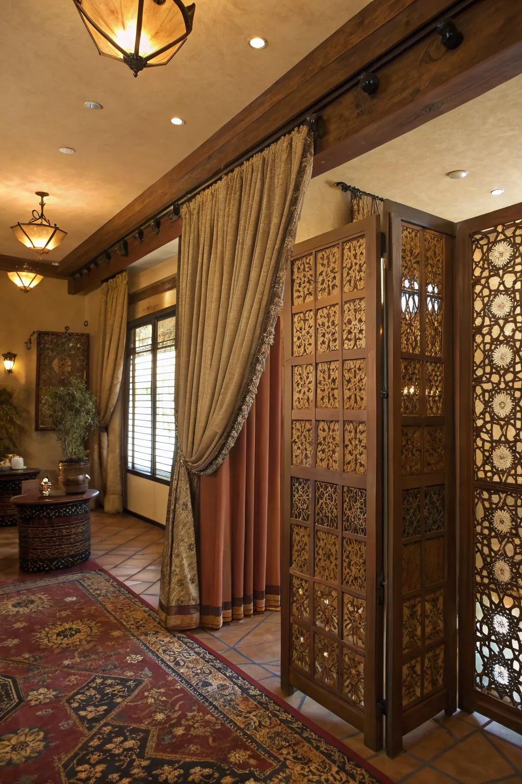 Elegant screens provide privacy while complementing an Arizona room's decor.