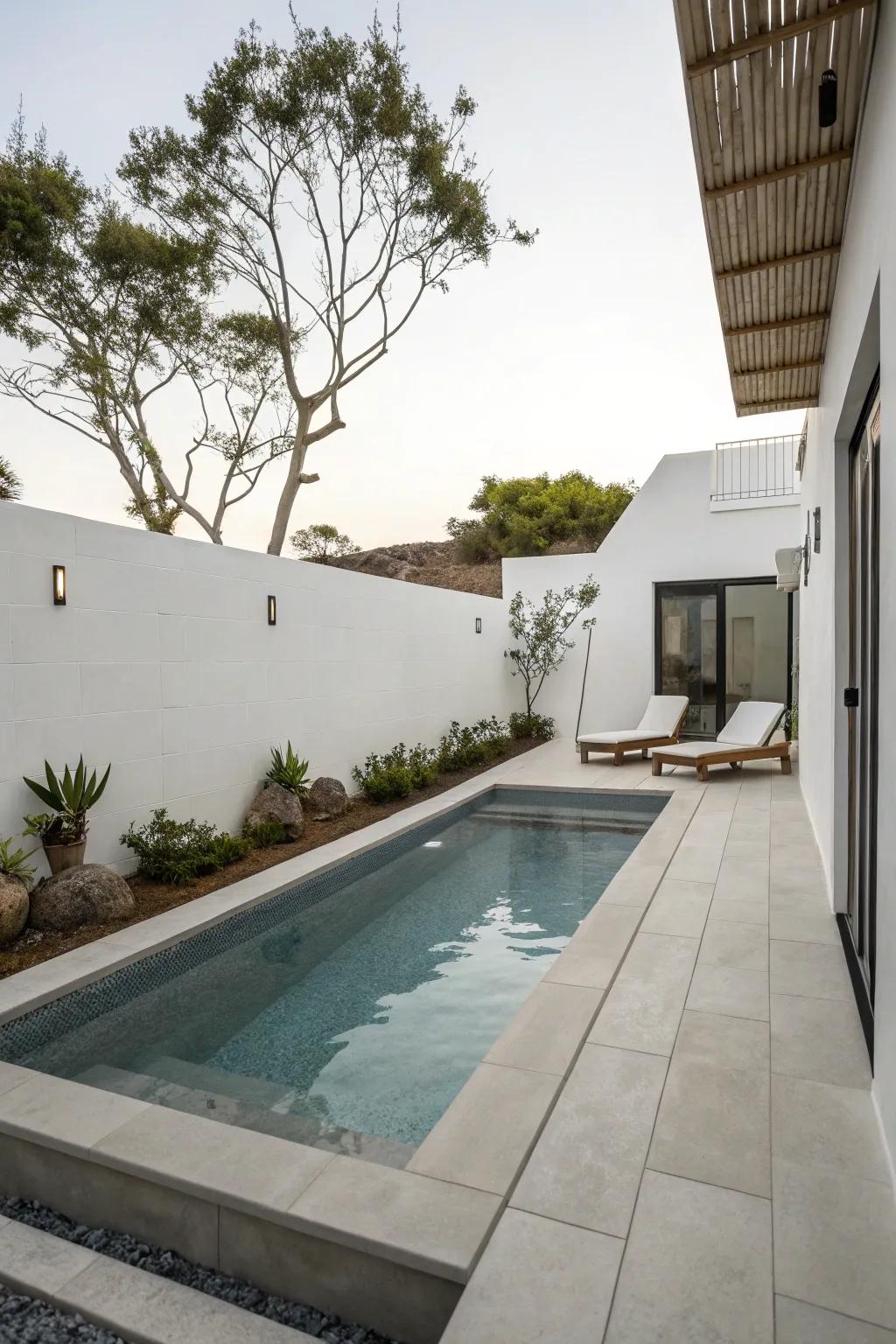A simple compact pool for modern gardens.