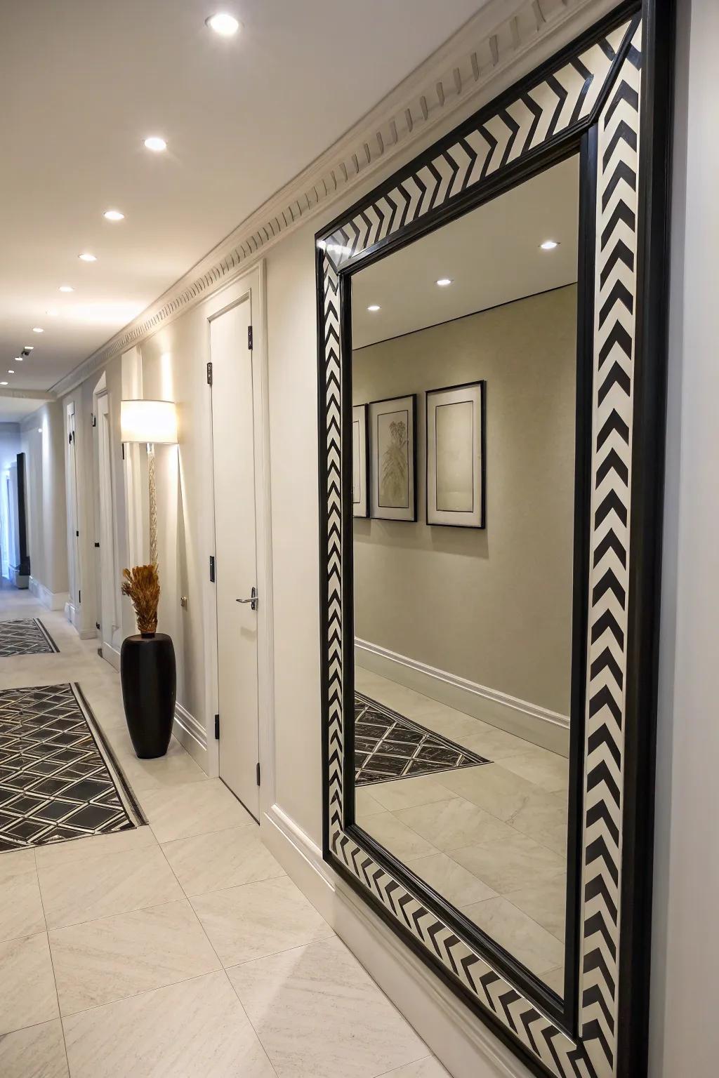 Monochromatic designs proffer refined minimalism.