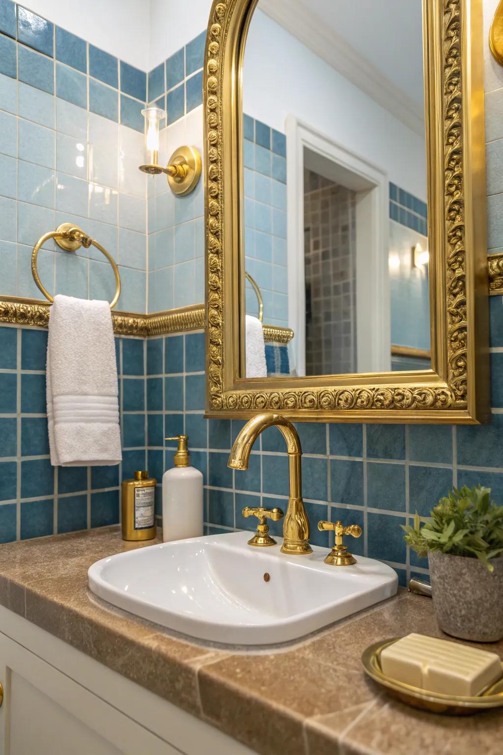 Gilded accents that incorporate a nuance of luxury to the retro theme.