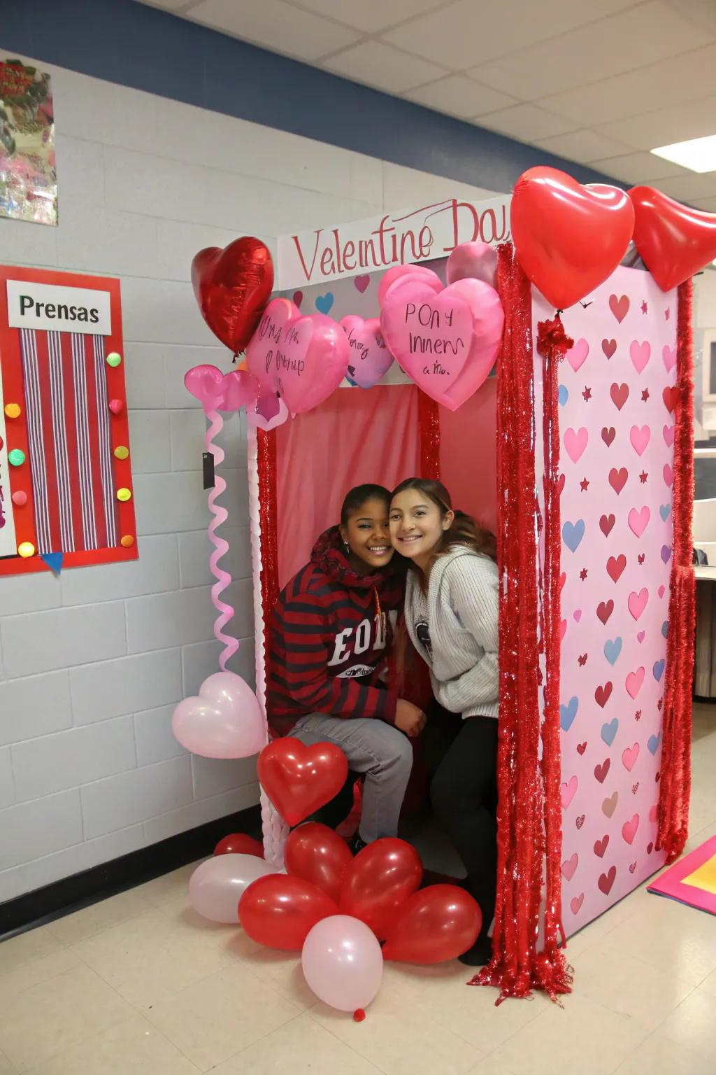 Record the delight using a Valentine's-inspired pictorial corner.