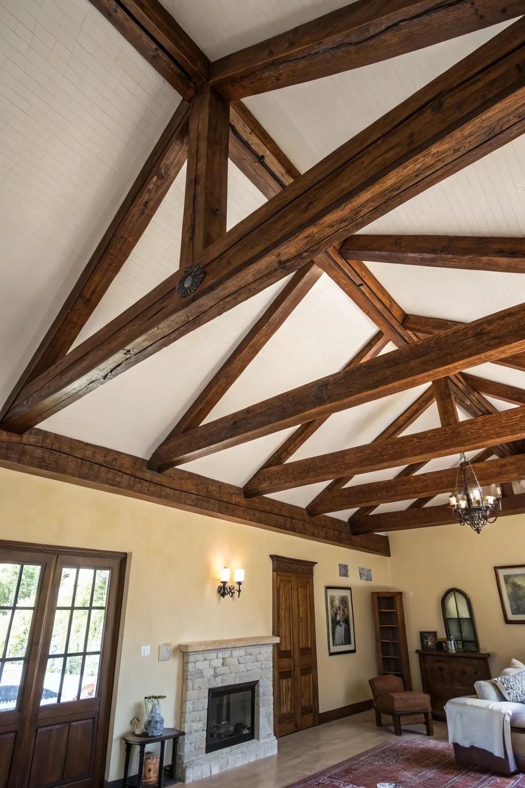 Painted beams establish a striking contrast and provide visual attraction.