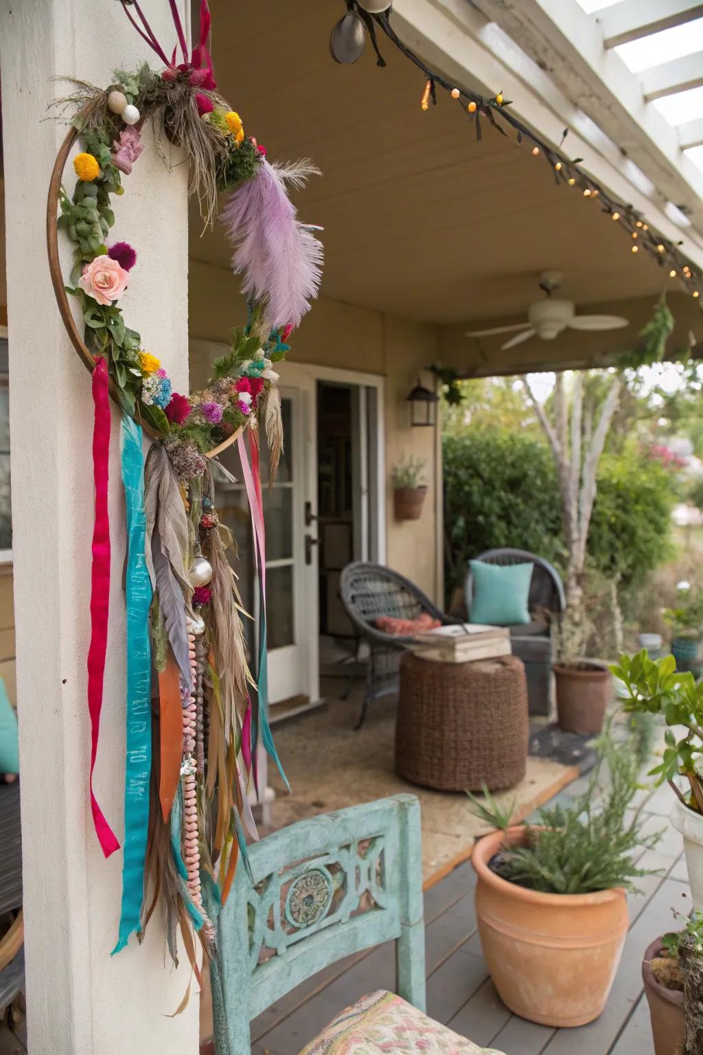 A free-spirit style wreath for the decorator with a sense of adventure.