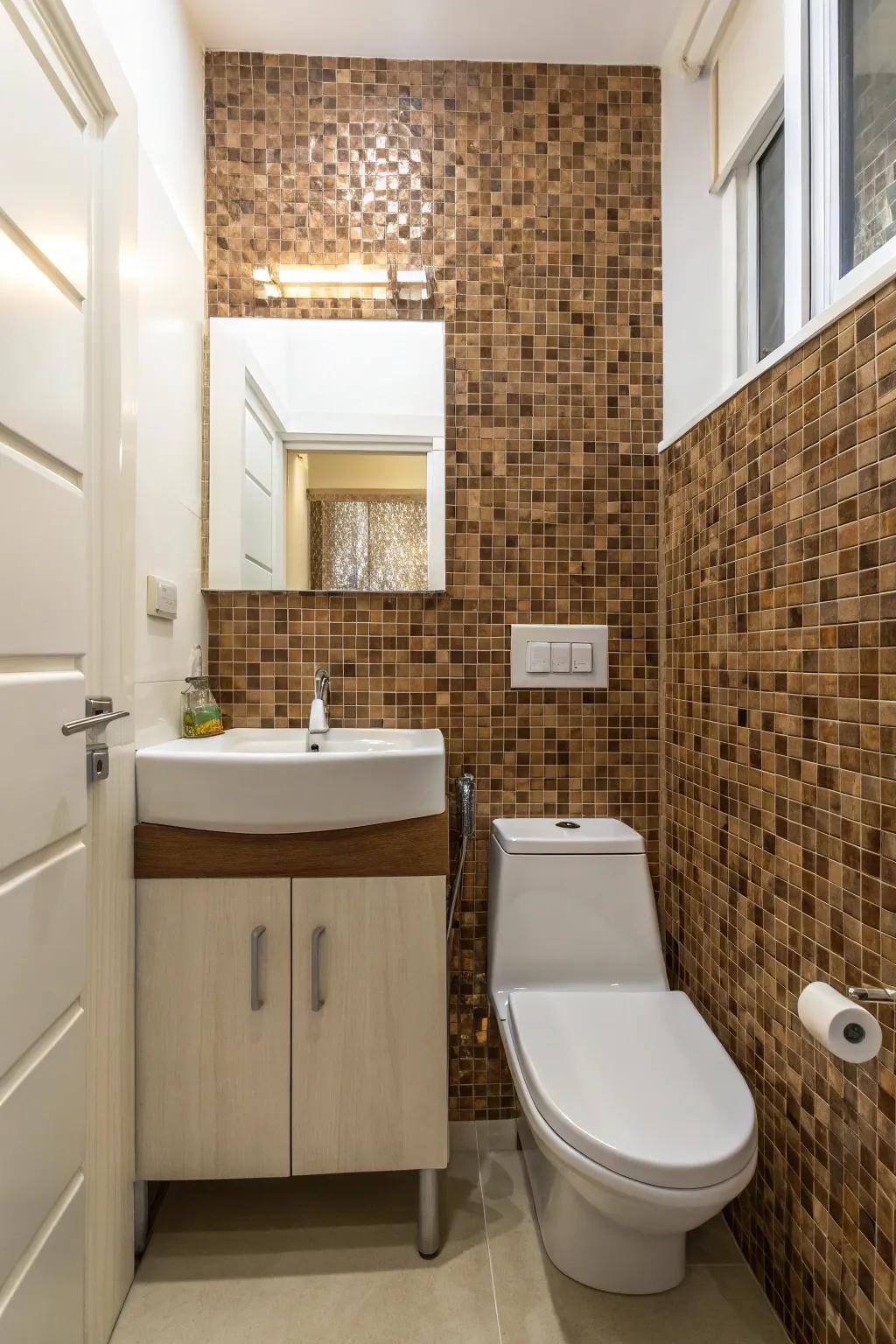 A brown mosaic backsplash imparts artistic expression and texture.