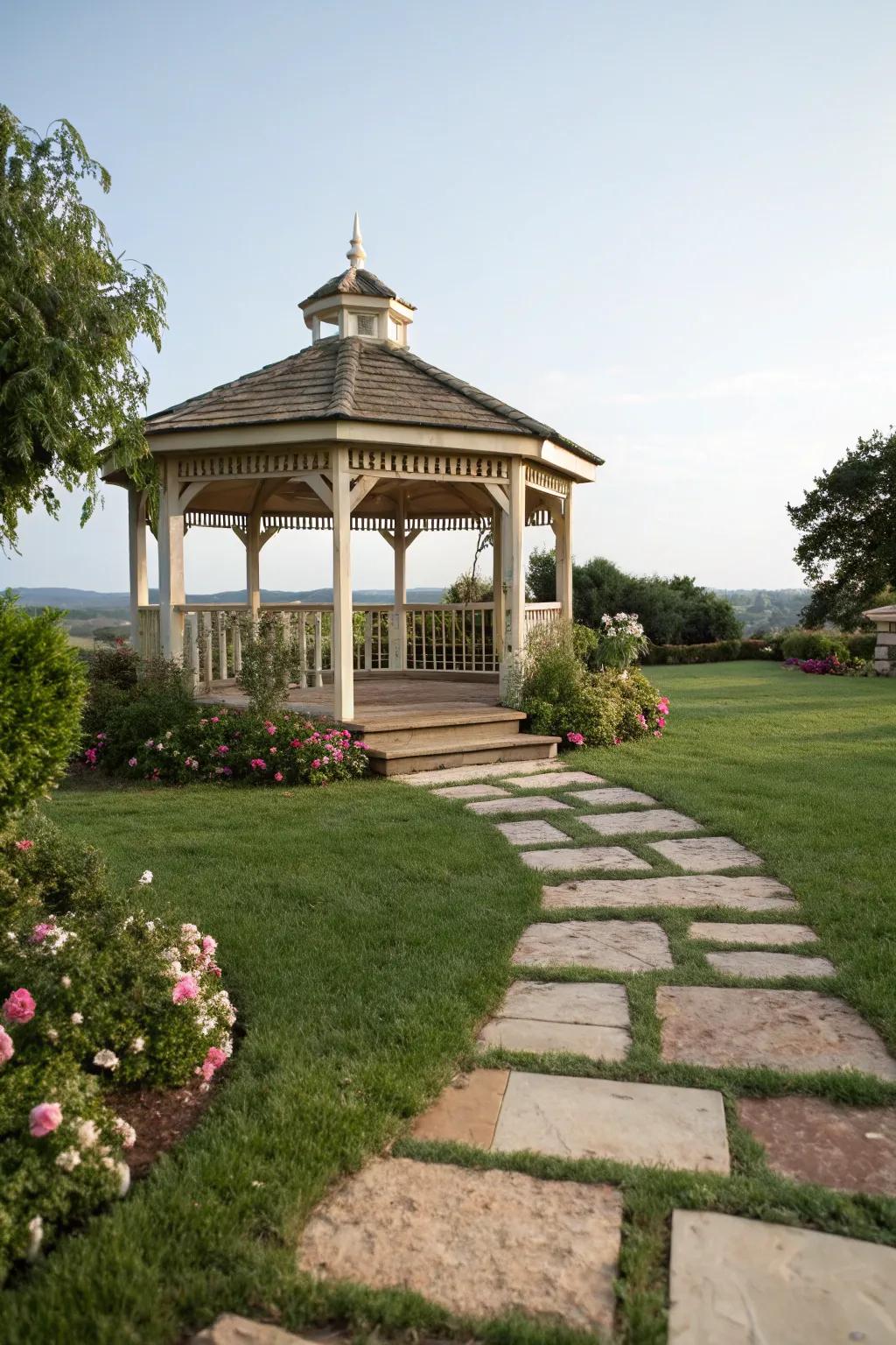 Crag rock pieces provide timeless elegance with their unrefined hues and textures.