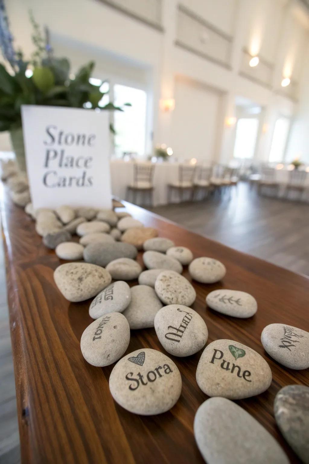 Individualized place cards enrich your table with a personal element.