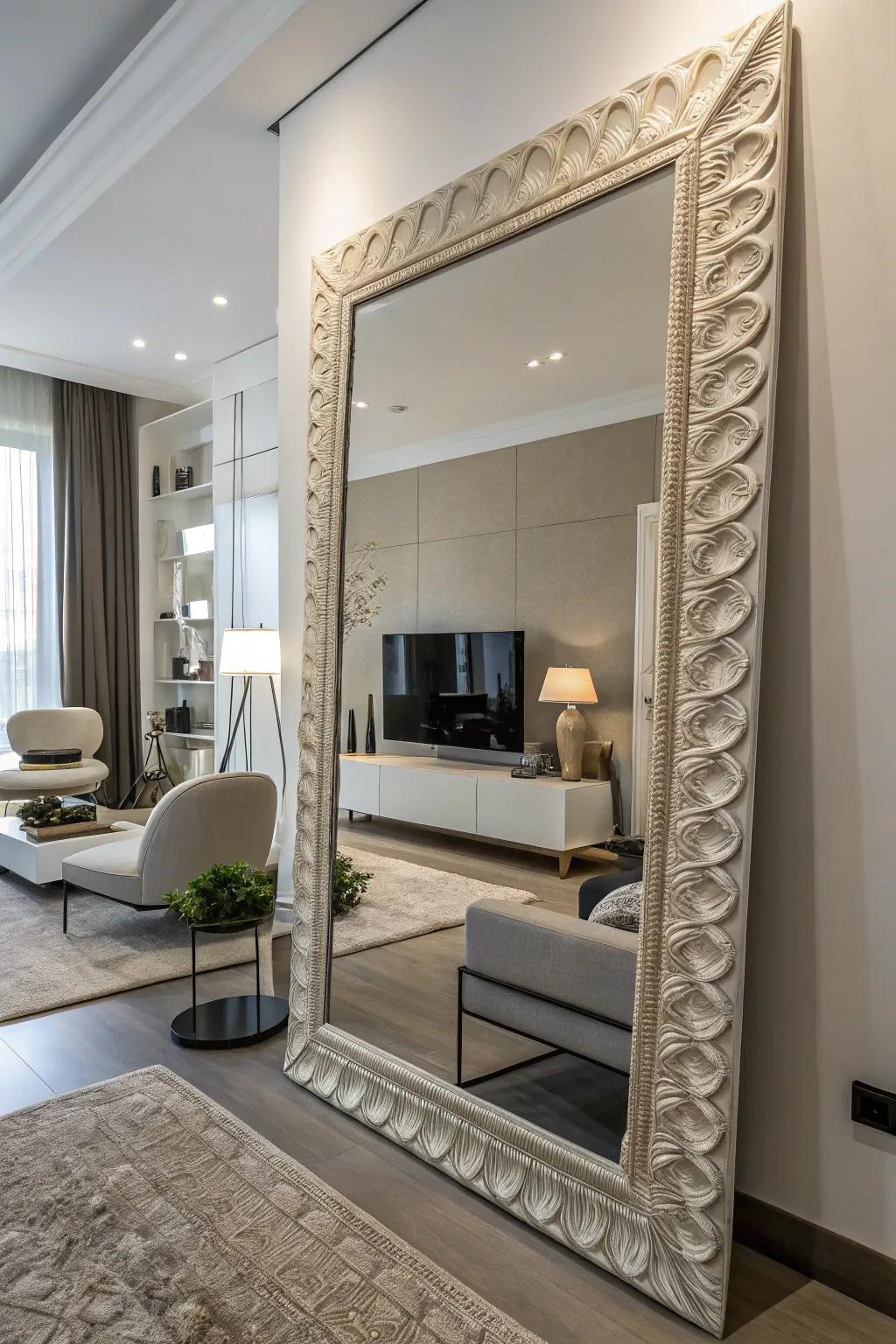 The sculptural frame transforms a mirror into a work of art.
