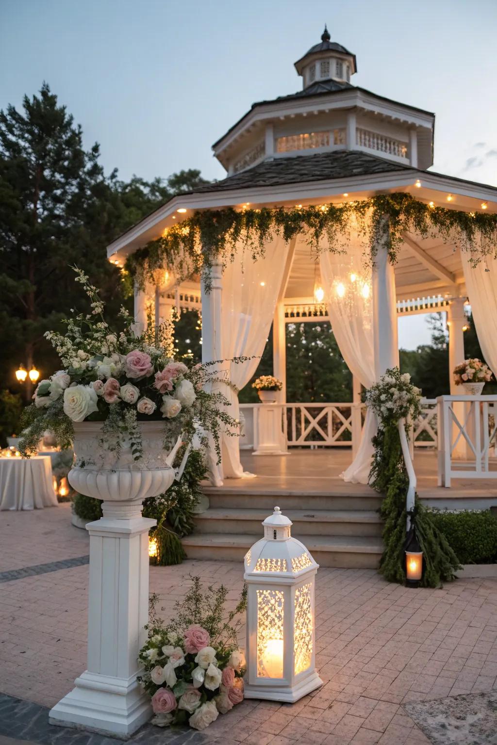 The wedding setting is given charm and personality by timeless style pieces.