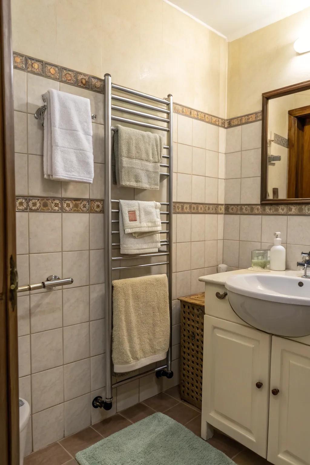 Spinning racks present flexible towel storage resolutions.