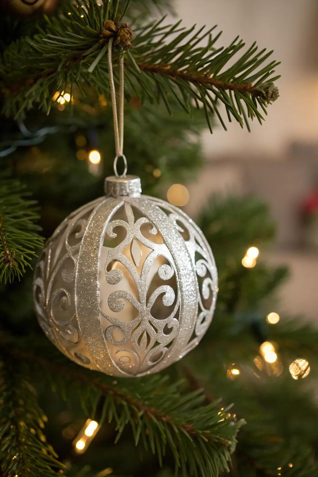 Elevate your hallowed décor embodying breathtaking sheet metal Yuletide baubles.