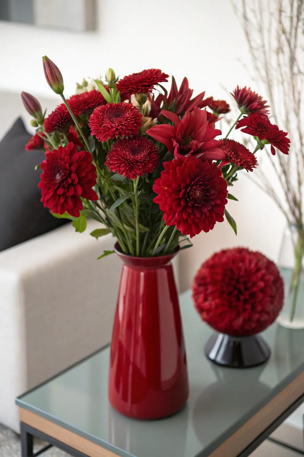 Single-shade arrangement with bold style.