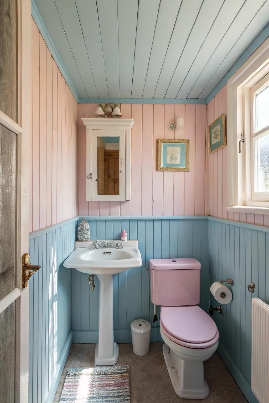 Reeded paneling in a small bathroom, radiating countryside charm and freshness.