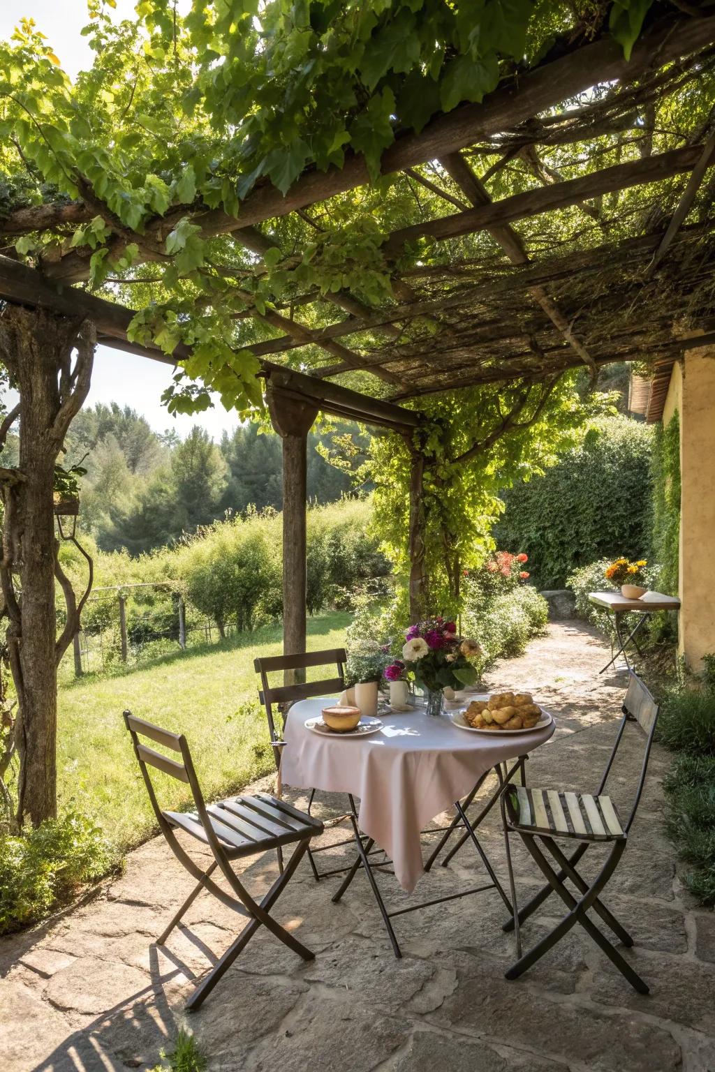Refined shade with a pergola.