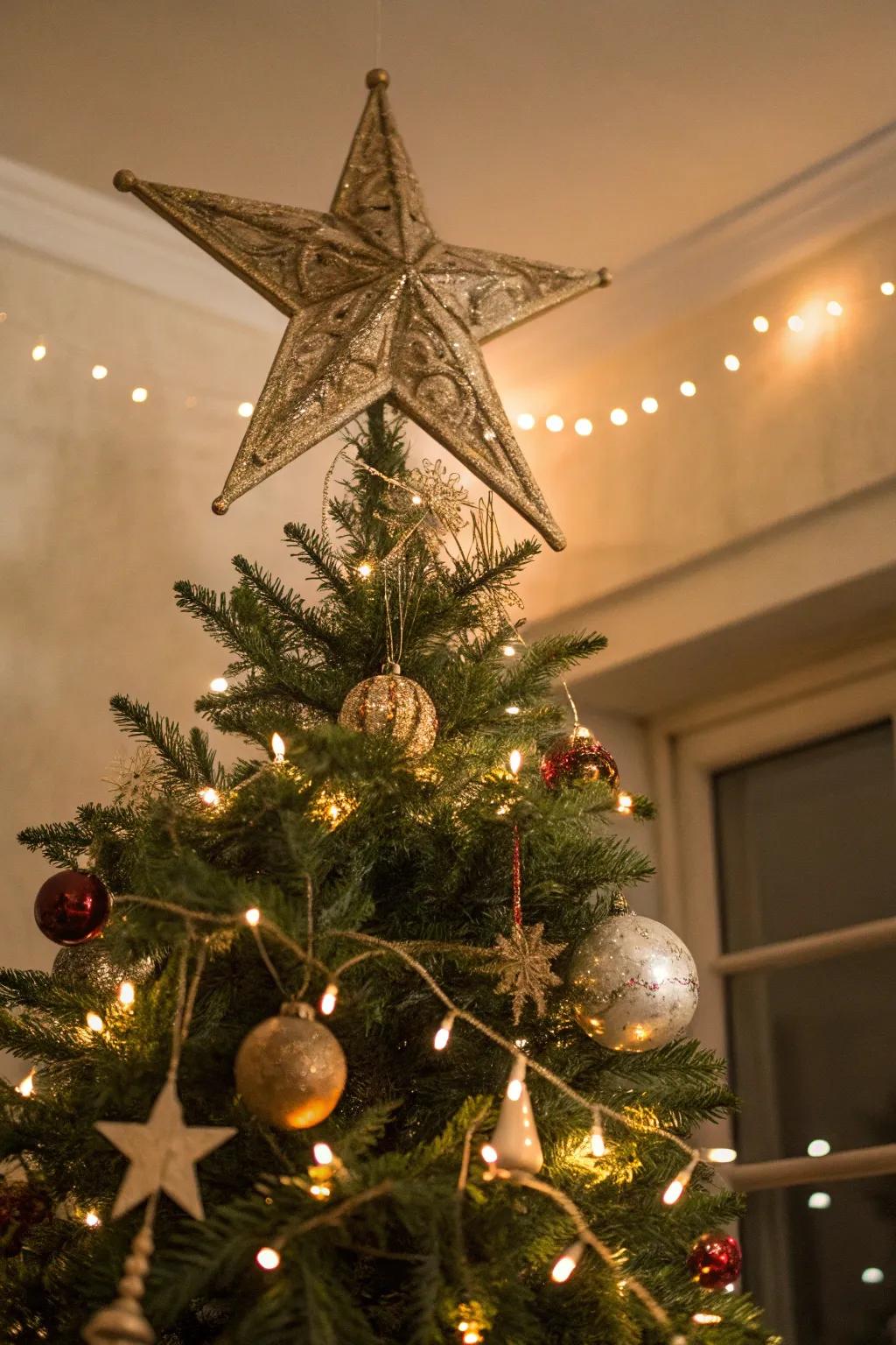 A classic-style star crowns this retro Christmas tree.