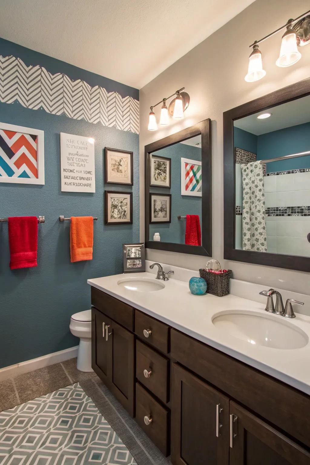 Changeable wall art keeps the bathroom personalized and adaptable.