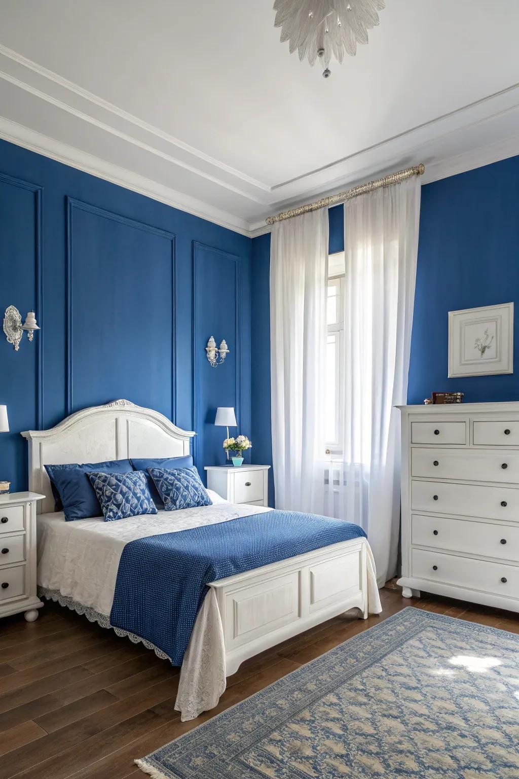 Ivory components contrast with sapphire, achieving equilibrium and harmony.