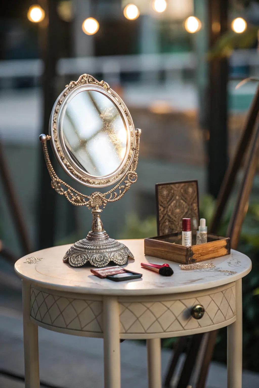 A looking glass beside the side table improves brightness and space.